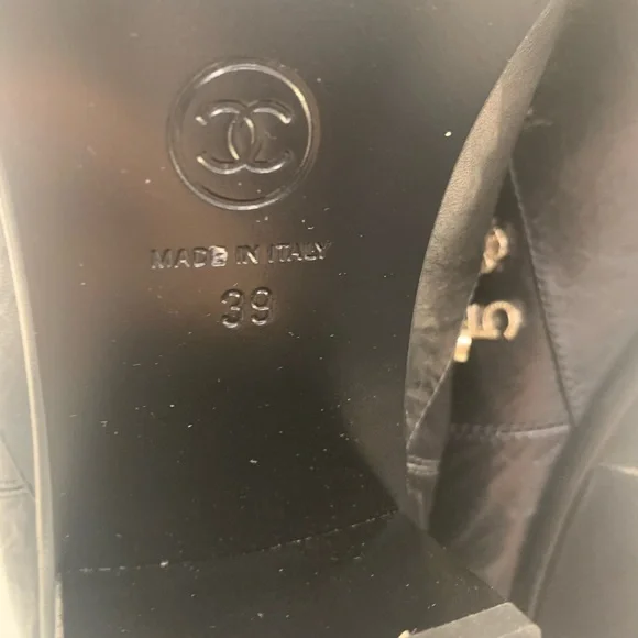 Chanel boots size 39 new black with gold - Picture 9 of 10